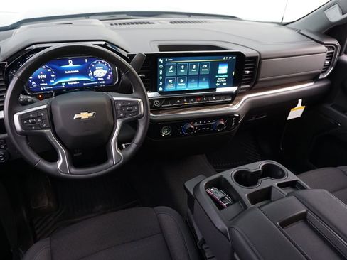 Used 2024 Chevrolet Silverado 1500 LT image 13