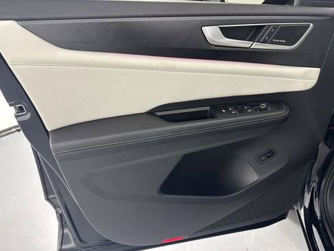 Used 2024 Volkswagen Atlas Cross Sport SEL Premium R-Line image 19