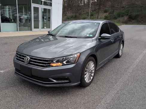 Used 2016 Volkswagen Passat 1.8T SE image 1