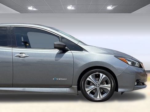 Used 2018 Nissan Leaf SL w/ SL Technology Package FWD image 36