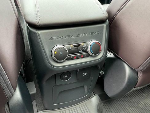 Used 2025 Ford Explorer Platinum w/ LUX Leather Package image 22