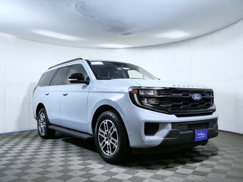 Certified 2025 Ford Expedition Active AWD/4WD image 1