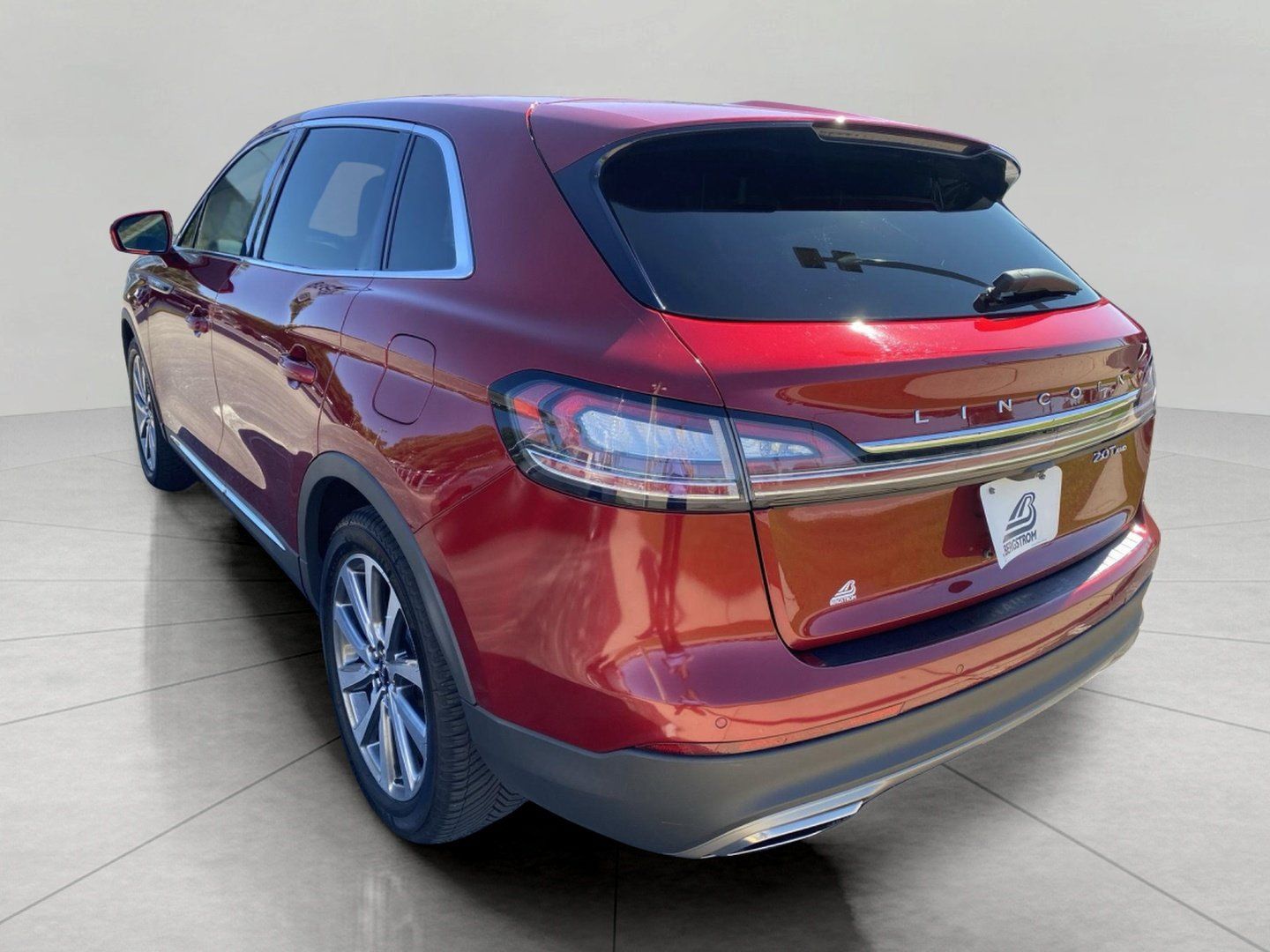 Used 2019 Lincoln Nautilus Select AWD/4WD image 6