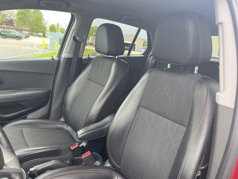 Used 2019 Chevrolet Trax LT w/ Driver Confidence Package FWD image 11