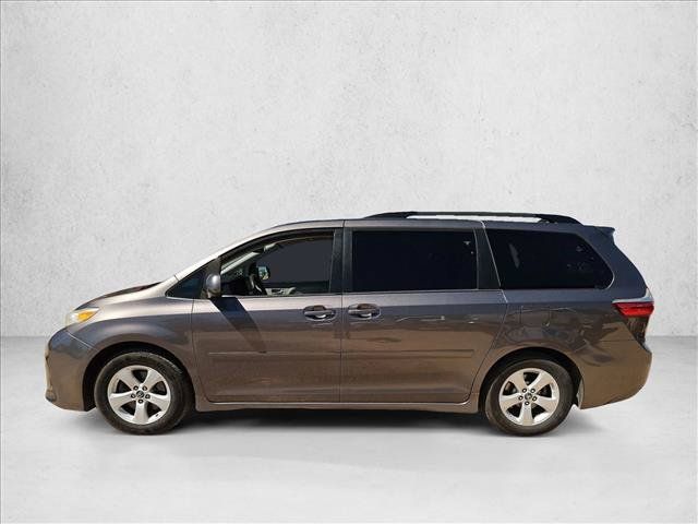 Used 2019 Toyota Sienna LE w/ Carpet Mat Package FWD image 9