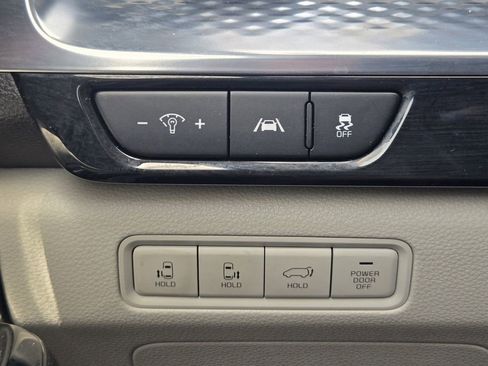Used 2023 Kia Carnival SX Prestige FWD image 20