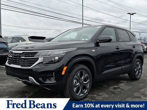 New 2026 Kia Seltos LX image 2