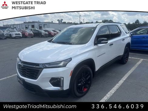 Used 2023 Chevrolet Traverse Premier w/ Redline Edition image 3