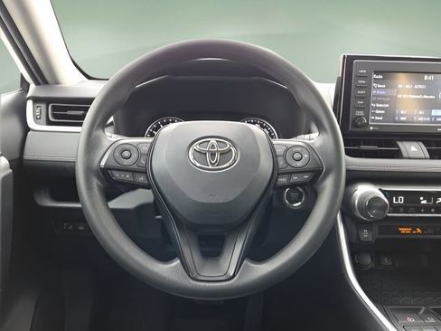 Used 2022 Toyota RAV4 XLE image 12