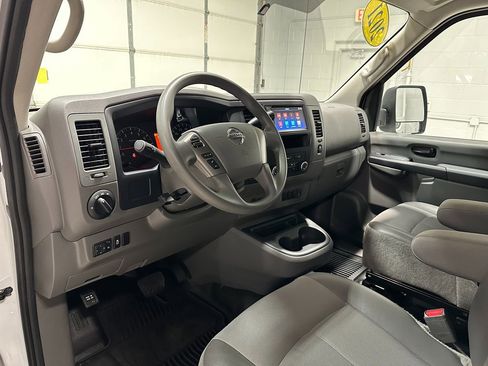 Used 2021 Nissan NV 2500 S image 22