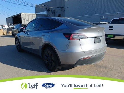 Used 2025 Tesla Model Y Long Range image 5