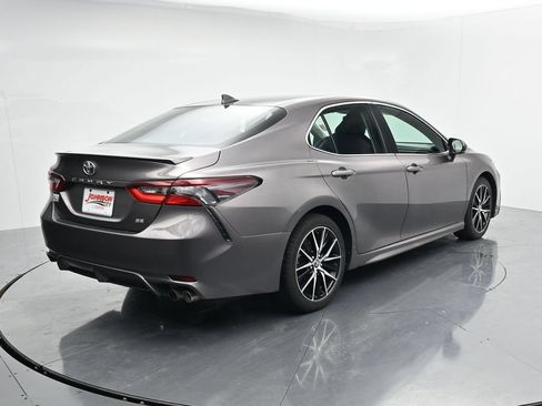 Used 2024 Toyota Camry SE FWD image 7