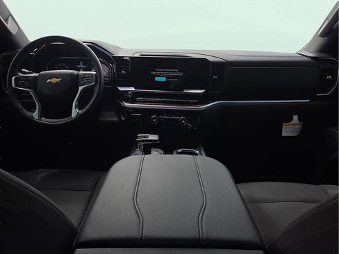 Used 2025 Chevrolet Silverado 1500 LT w/ Z71 Off-Road Package AWD/4WD image 9