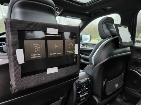 New 2025 Jeep Grand Cherokee L Overland w/ Luxury Tech Group IV image 14