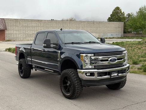 Used 2019 Ford F250 Lariat w/ Lariat Value Package AWD/4WD image 2