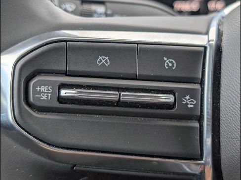 Used 2025 GMC Canyon Elevation w/ Convenience Package image 17