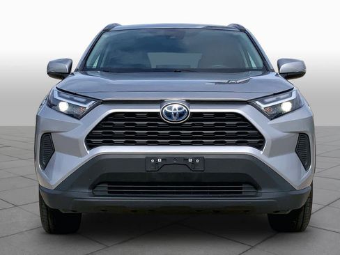 Used 2022 Toyota RAV4 XLE AWD/4WD image 4