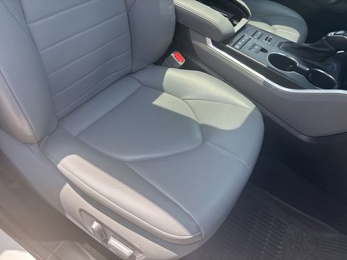 Used 2021 Toyota Highlander XLE w/ Protection Package #3 (TMS) AWD/4WD image 27
