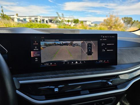 Used 2025 BMW X7 xDrive40i w/ Premium Package AWD/4WD image 52
