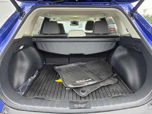 Used 2023 Toyota Corolla Cross XLE w/ Convenience Package AWD/4WD image 17