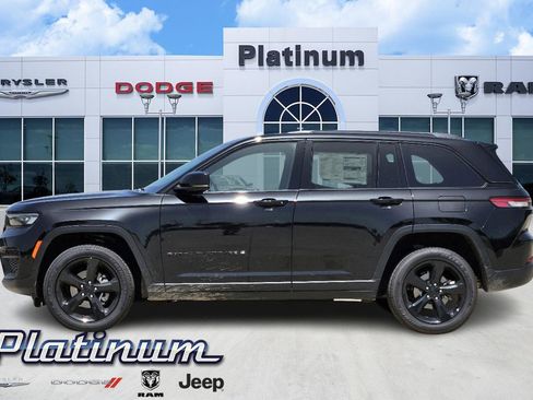 New 2024 Jeep Grand Cherokee Altitude image 5