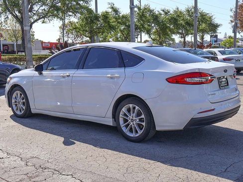 Used 2020 Ford Fusion SE FWD image 8