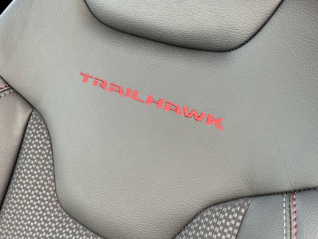 New 2026 Jeep Compass Trailhawk w/ Sun, Sound & Navigation Group AWD/4WD image 27