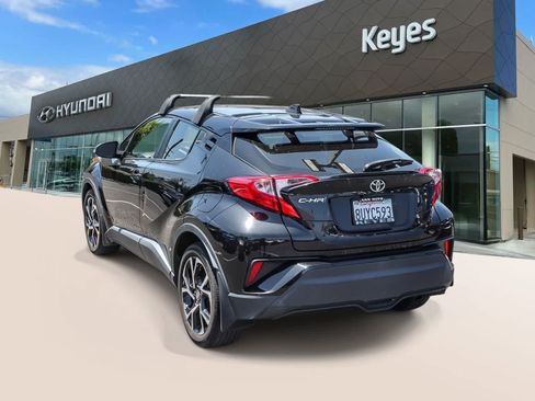 Used 2021 Toyota C-HR XLE FWD image 7