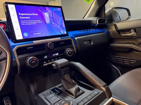 Used 2024 Toyota Tacoma TRD Sport image 26