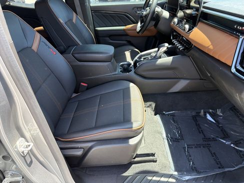 Used 2023 GMC Canyon AT4 AWD/4WD image 11