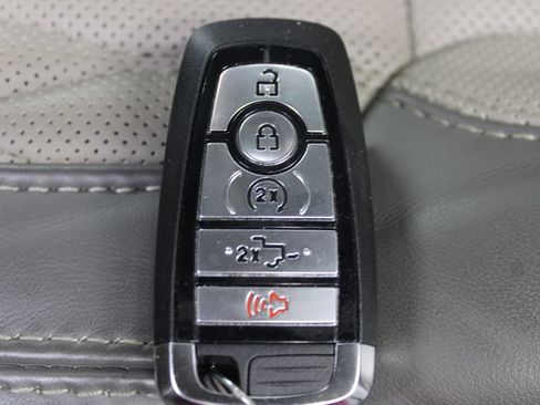 Used 2026 Ford F350 Platinum w/ Platinum Plus Package AWD/4WD image 89