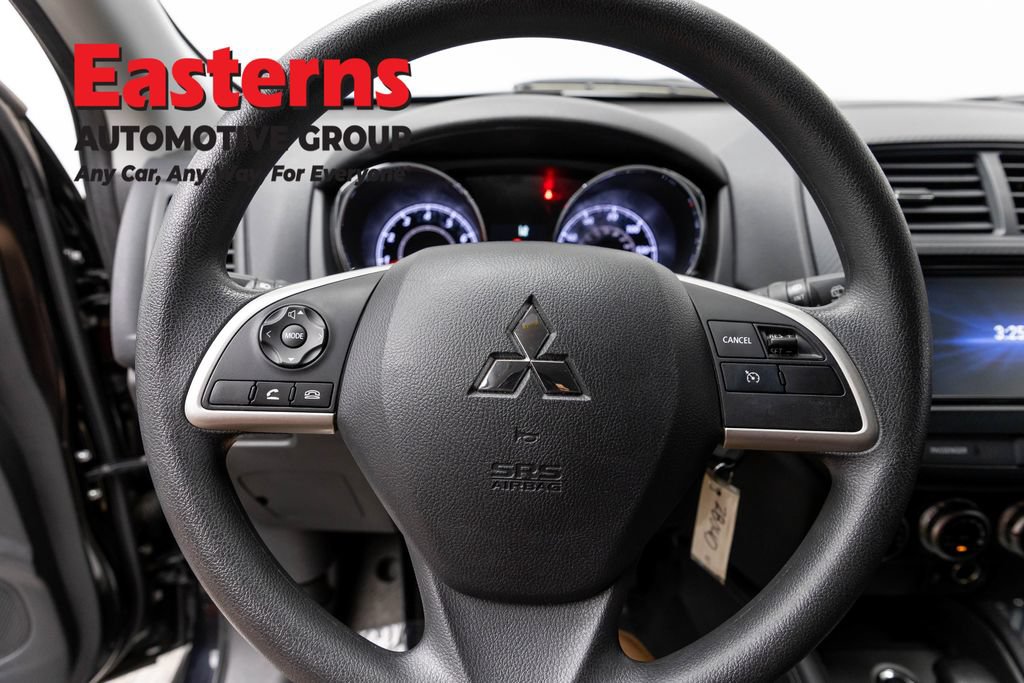 Used 2025 Mitsubishi Outlander Sport LE AWD/4WD image 11