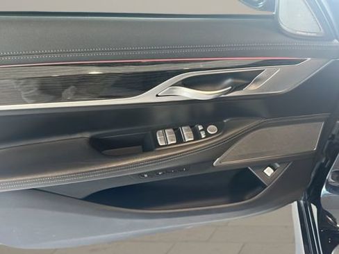 Used 2019 BMW 750i xDrive w/ M Sport Package AWD/4WD image 10