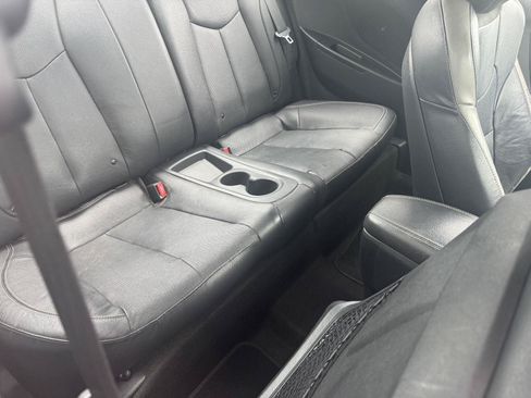 Used 2016 Hyundai Veloster Turbo FWD image 17