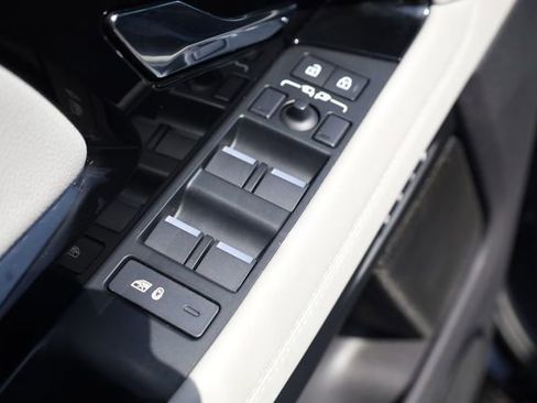 Used 2023 Land Rover Range Rover Evoque S image 14