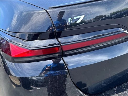 Used 2024 BMW i7 M70 AWD/4WD image 23