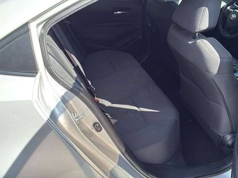 Used 2021 Toyota Corolla LE FWD image 14