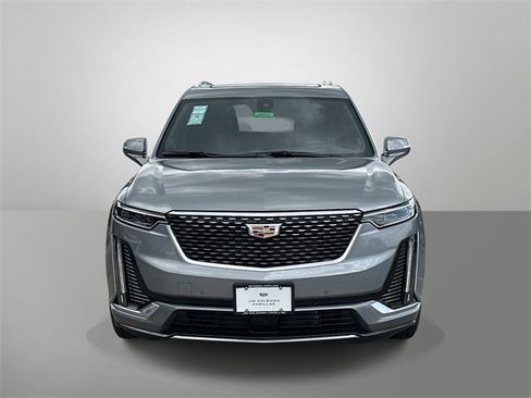 Used 2025 Cadillac XT6 Premium Luxury w/ Technology Package image 12