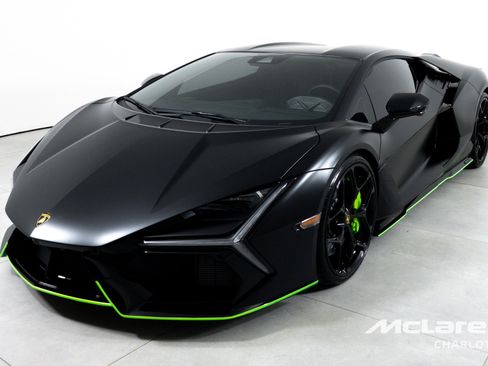 Used 2024 Lamborghini Revuelto image 5
