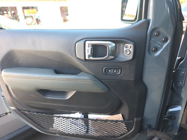 Used 2025 Jeep Gladiator Mojave AWD/4WD image 21