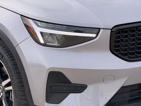 New 2026 Volvo XC40 B5 Core w/ Climate Package image 3