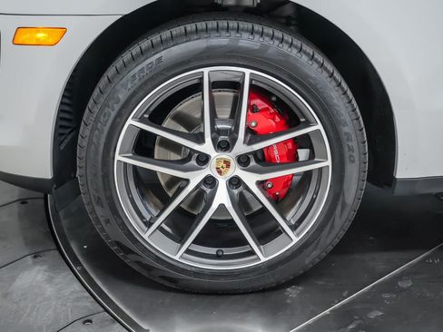 Certified 2024 Porsche Macan S AWD/4WD image 13