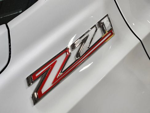 Used 2024 Chevrolet Suburban Z71 w/ Luxury Package AWD/4WD image 26