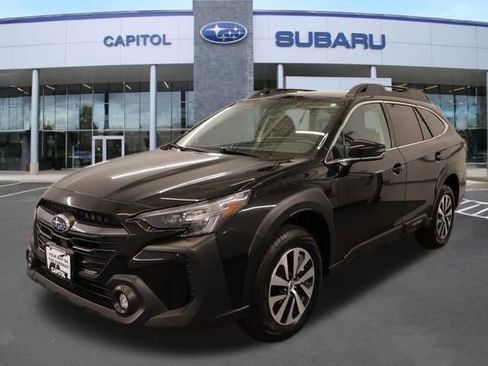 Certified 2025 Subaru Outback Premium AWD/4WD image 6