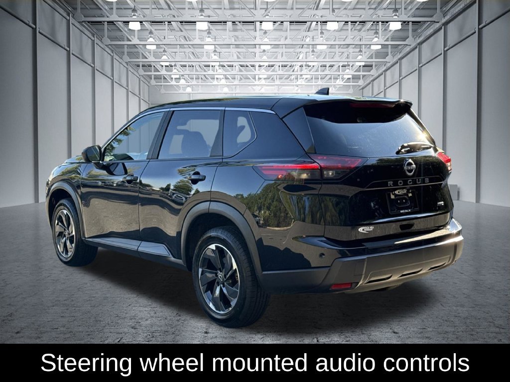 Used 2025 Nissan Rogue SV AWD/4WD image 5