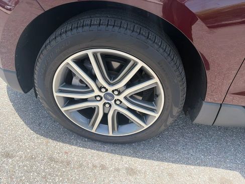Used 2021 Ford Edge Titanium FWD image 11