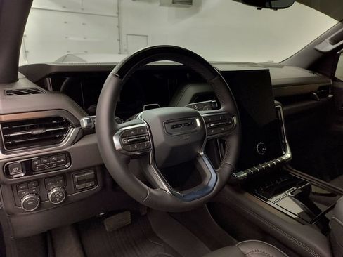 Used 2026 GMC Yukon XL Denali w/ Advanced Technology Package AWD/4WD image 4