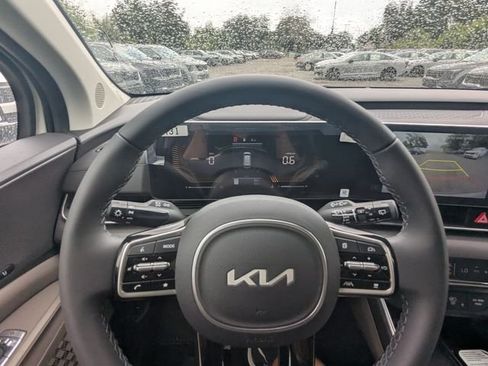 New 2026 Kia Carnival EX FWD image 28