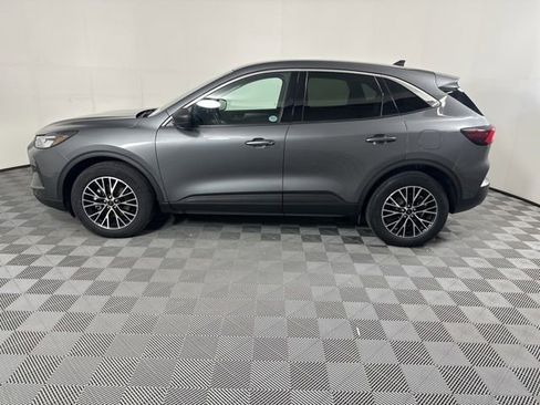 Used 2023 Ford Escape Active w/ Tech Pack #1 AWD/4WD image 7