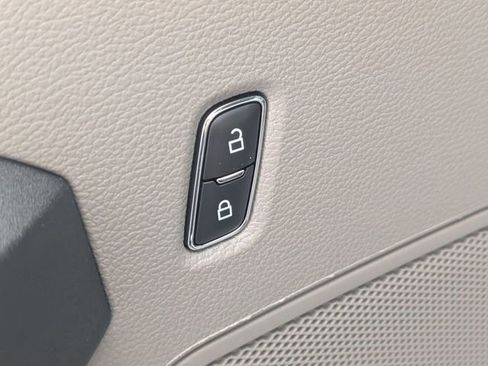 Used 2022 Ford F250 XL w/ Power Equipment Group image 11